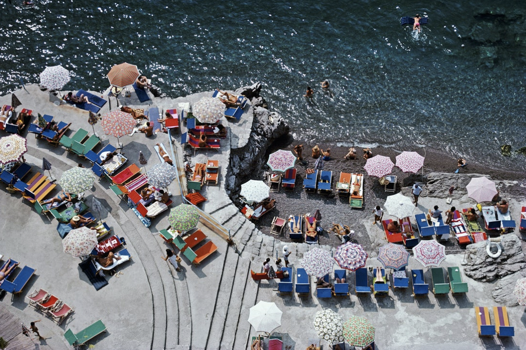 Positano Beach - Slim Aarons - 30" x 20"