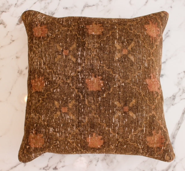 Vintage Rug Pillow with Insert - 20" x 20" - Eight